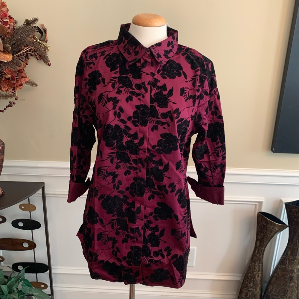Contemporary Floral Flocked Button-Down Tunic - Size - Large - Monrovia